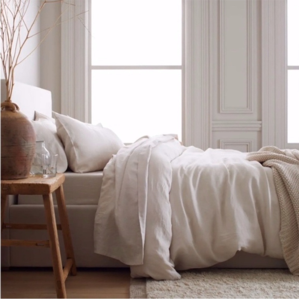 Quince European Linen Twin Duvet Cover in Sand (Tan) - Picture 2 of 5